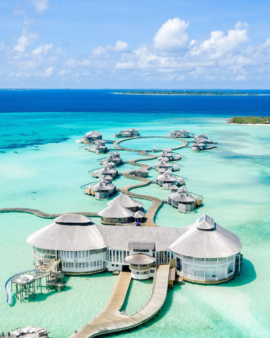 Top 9 Luxury Resorts Perfect for Anniversaries & Birthdays — Elite Travel Guide 🎉✨🌴