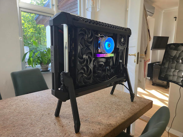 Power Meets Minimalism – The Ultimate ITX PC Case