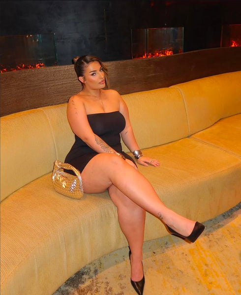 ALL EYES ON YOU—THIS DRESS DOES THE TALKING. 🔥