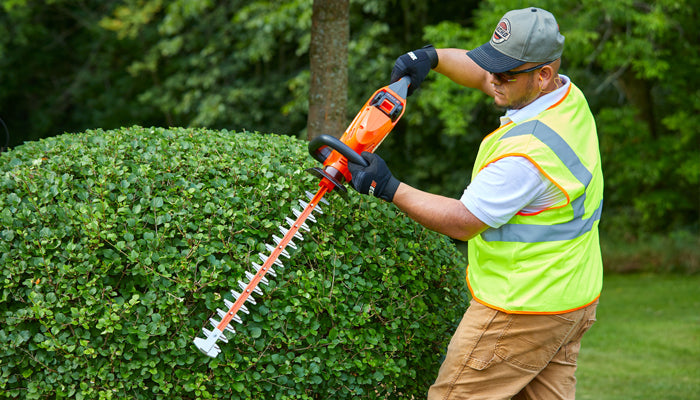Husqvarna 322HD60 – The Hedge Trimmer That Turns Yard Chaos Into Clean, Crisp Perfection! 🔥