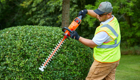 Husqvarna 322HD60 – The Hedge Trimmer That Turns Yard Chaos Into Clean, Crisp Perfection! 🔥