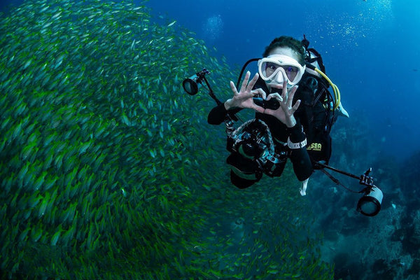 Necessary Diving Gear and Safety Equipment Needed for Crab Diving.