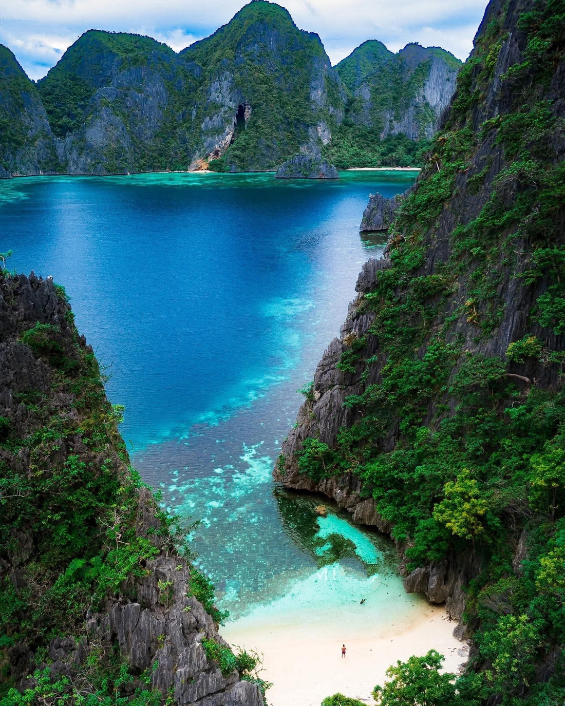 Top 5 Must-Visit Hotspots in Palawan — and Where to Stay Closest to the Action! 🏝️📍🇵🇭