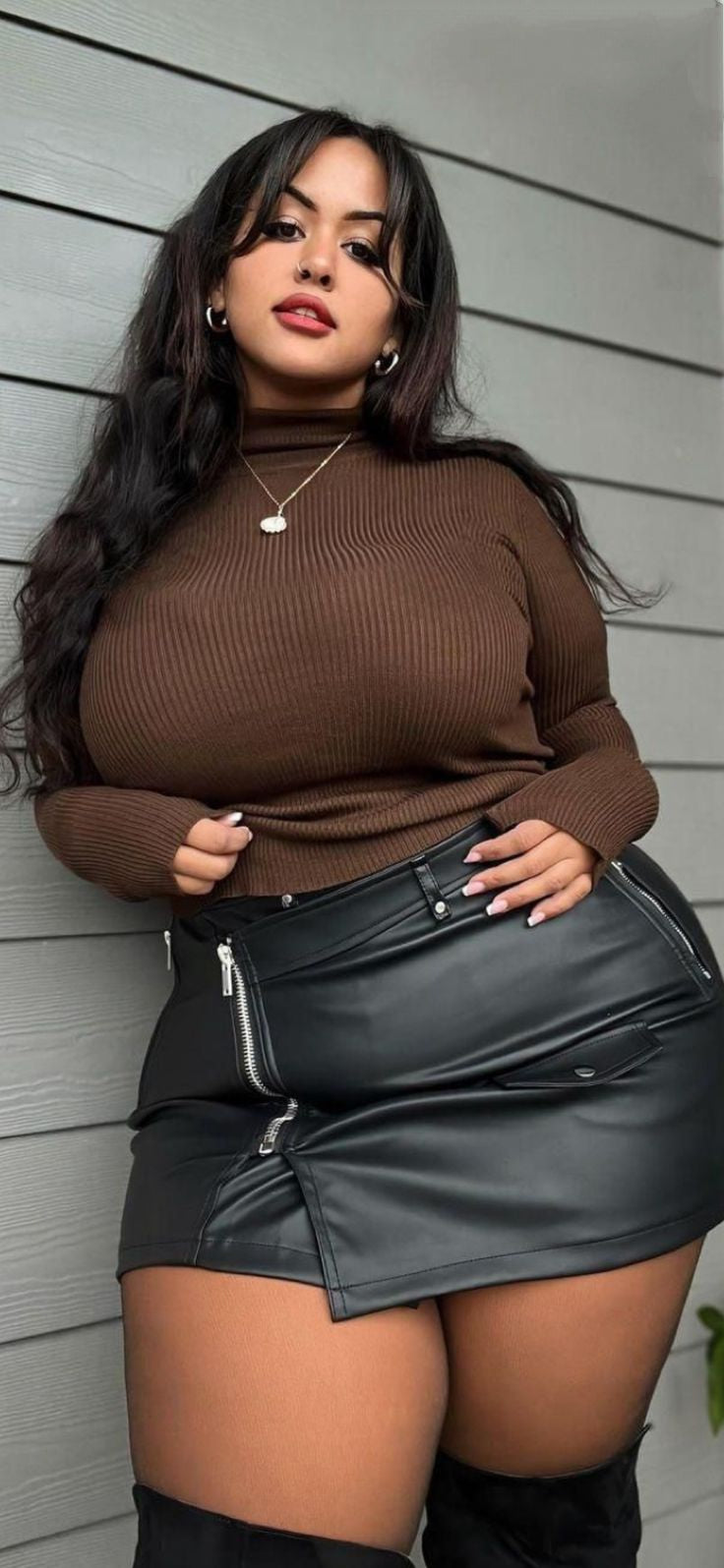 Curve-Confident. Bold. Unstoppable. 🔥