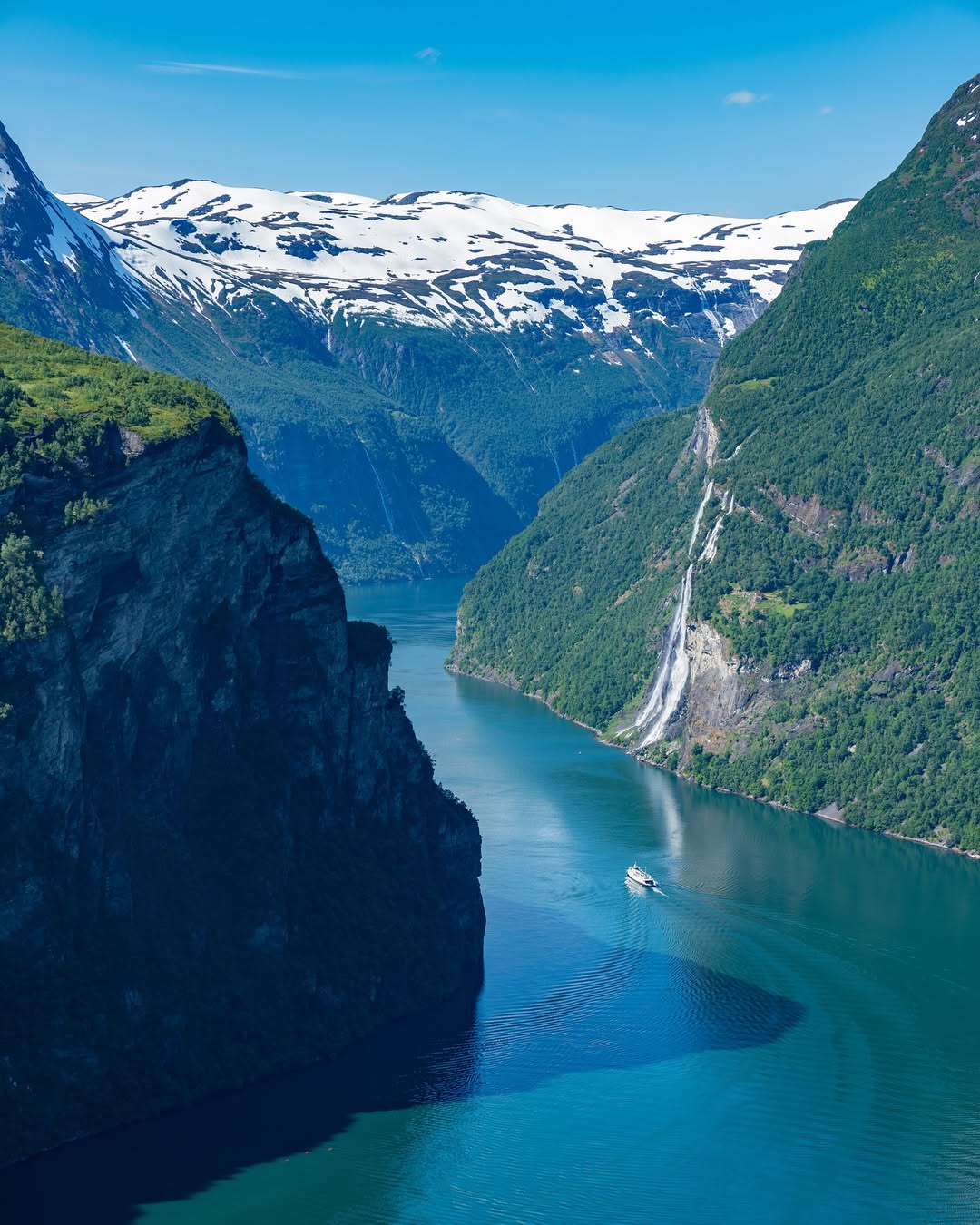 Geirangerfjord, Norway – A Royal Fjord Escape Awaits! 💙🌄🇳🇴