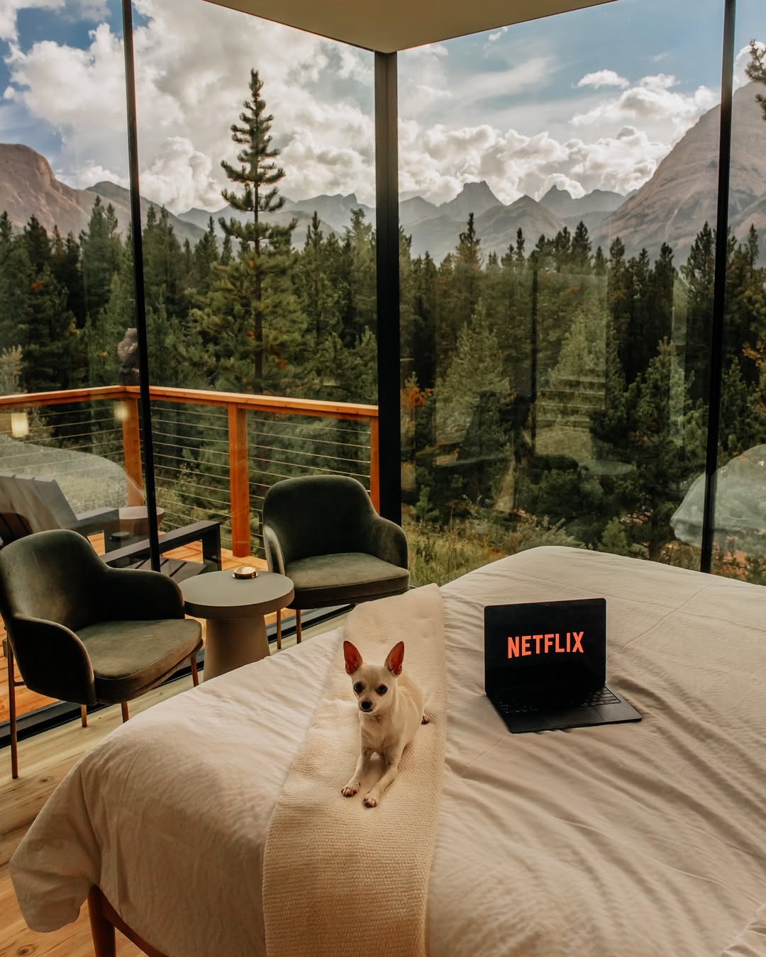 Romantic Glamping in the Canadian Rockies — A Love Story in the Mountains 🌌 📍🇨🇦