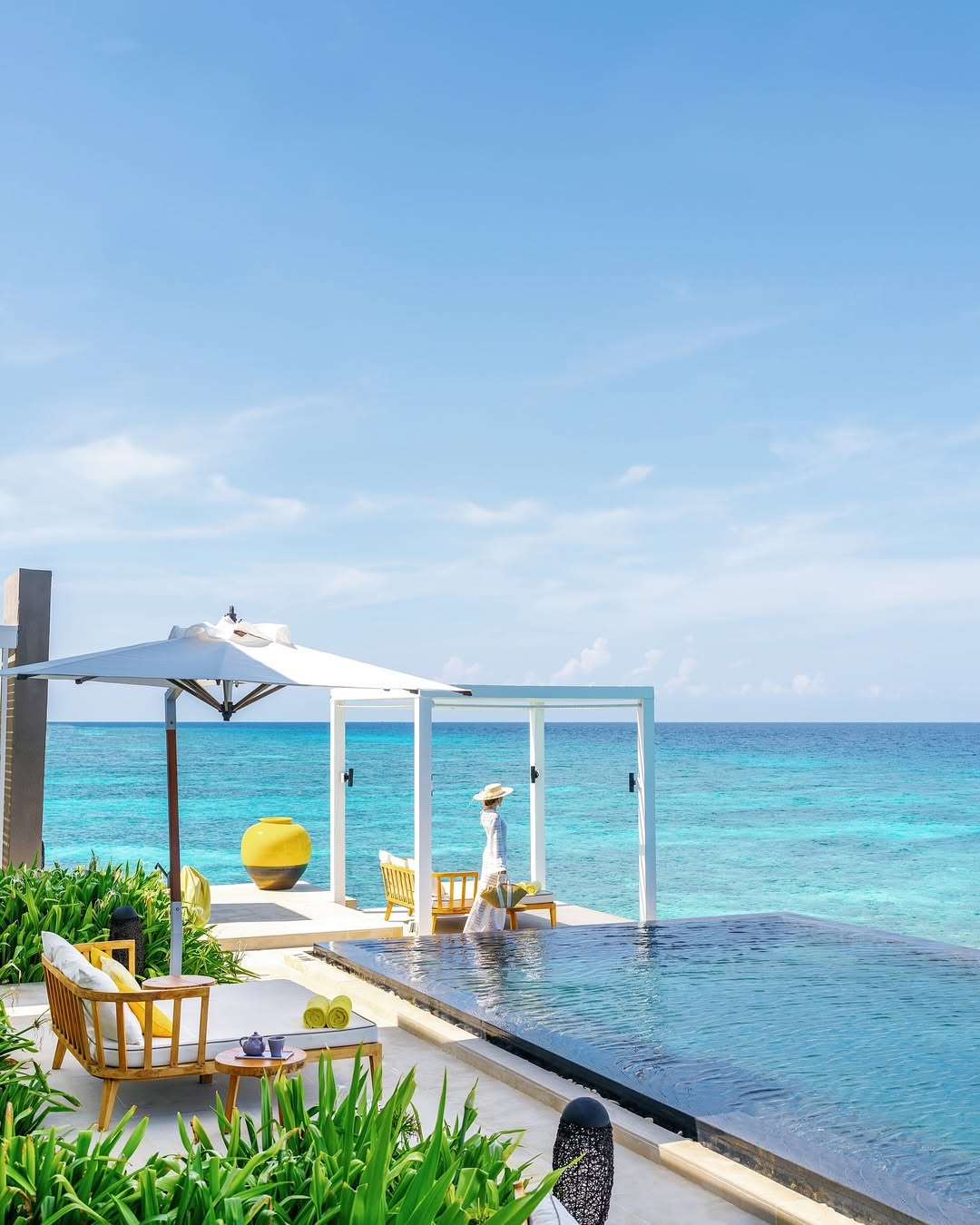 Where Billionaires Vacation When They Want Privacy 🔏🏖️🌴