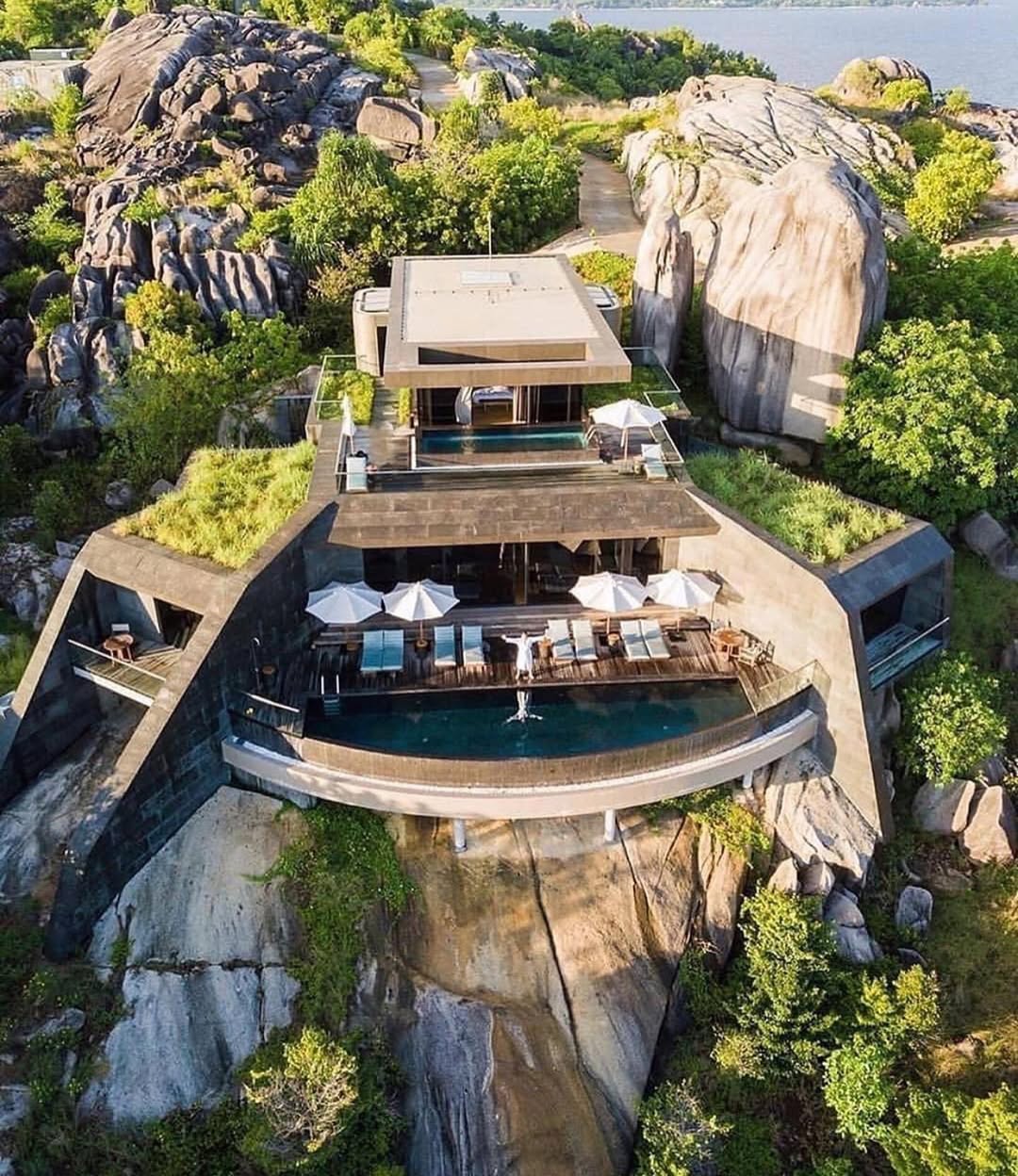 Luxury Redefined: Explore Seychelles’ Exclusive Futuristic Mountain Villas