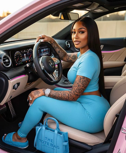 Marc Jacobs Women’s The Leather Medium Tote Bag - Modern Essential. Everyday Power. Effortless Luxury. 💼✨