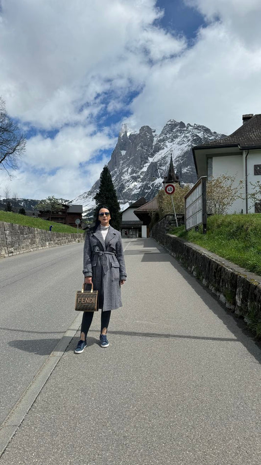 FENDI Sunshine Shopper Tote (Medium, Neutral) — Quiet Luxury That Works Hard 👜✨